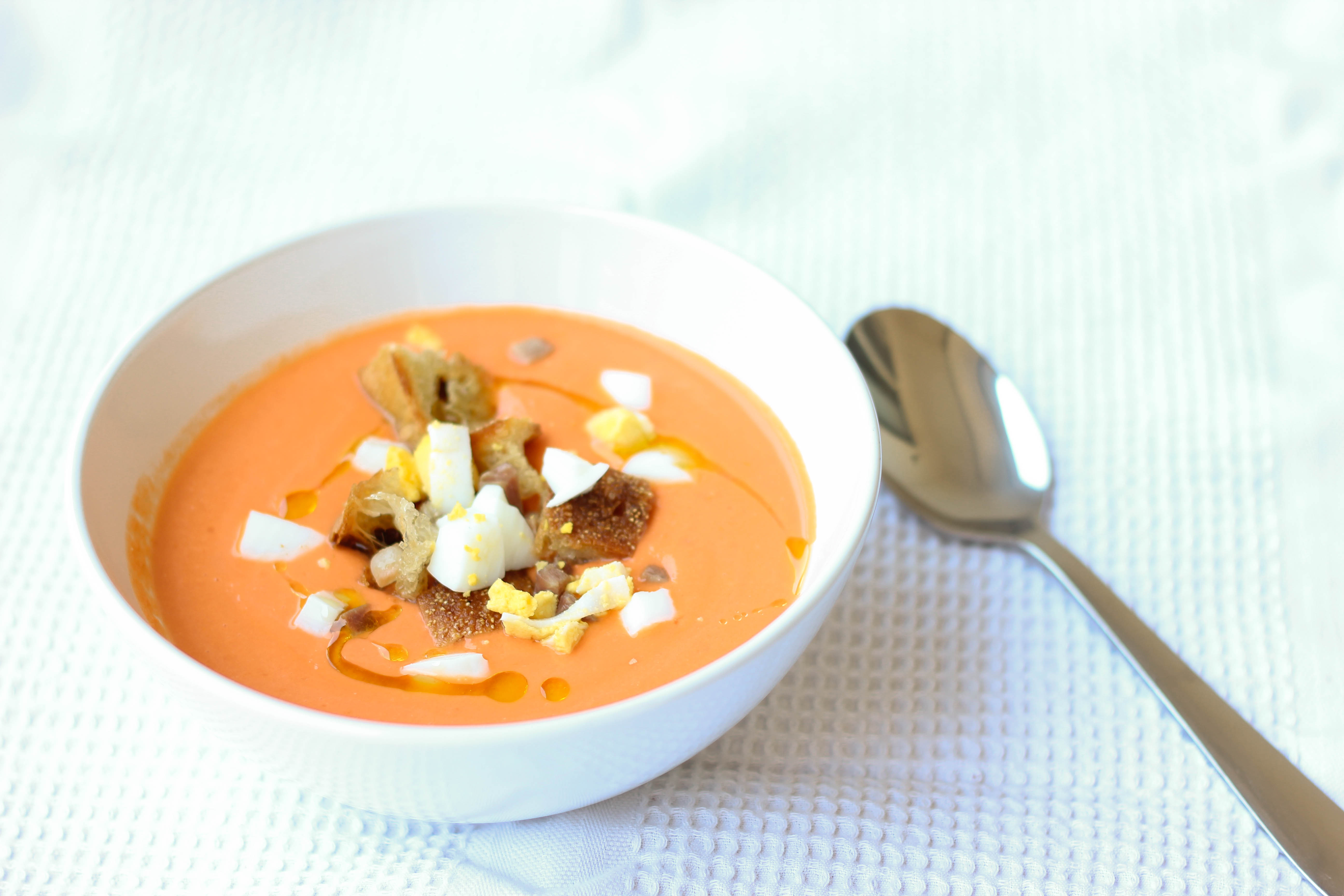 Salmorejo (Spanish cold tomato soup with serrano ham)