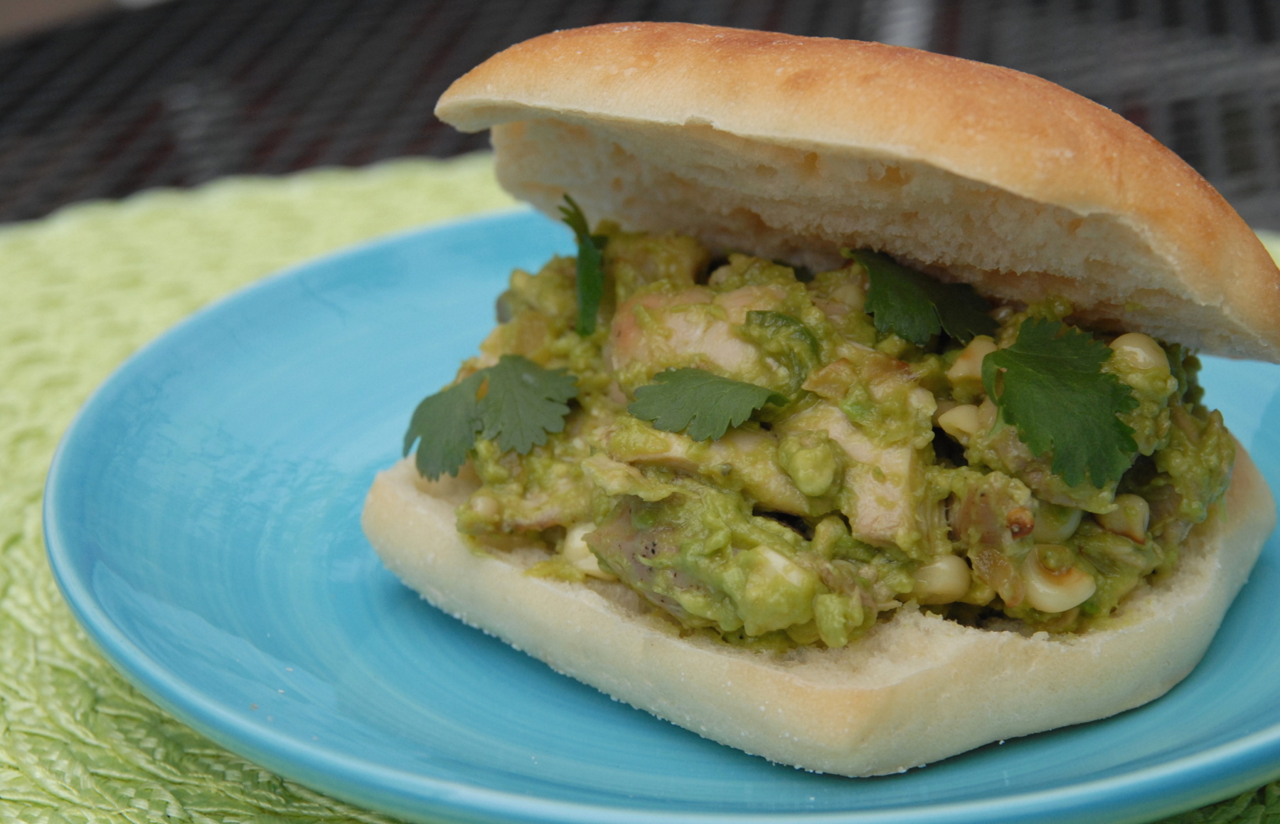Reina pepiada torta (Chicken avocado sandwich)