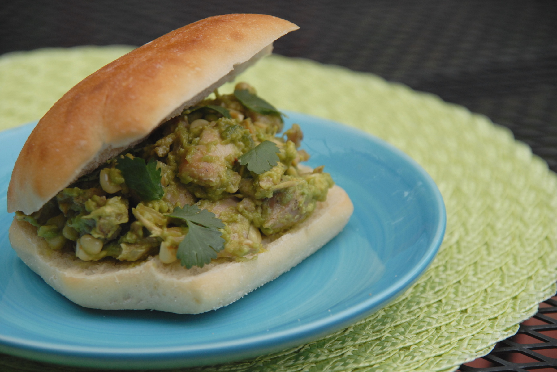 Reina pepiada torta (Chicken avocado sandwich)
