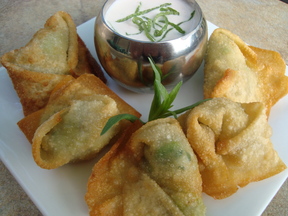Crab_and_avocado_wontons