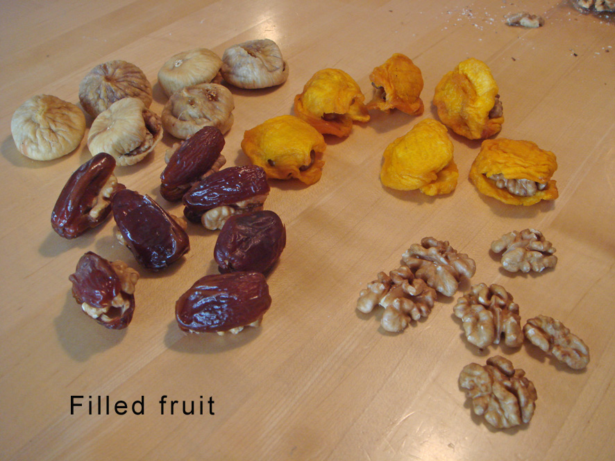 Cosy Wrapped Walnuts in Dry Fruits