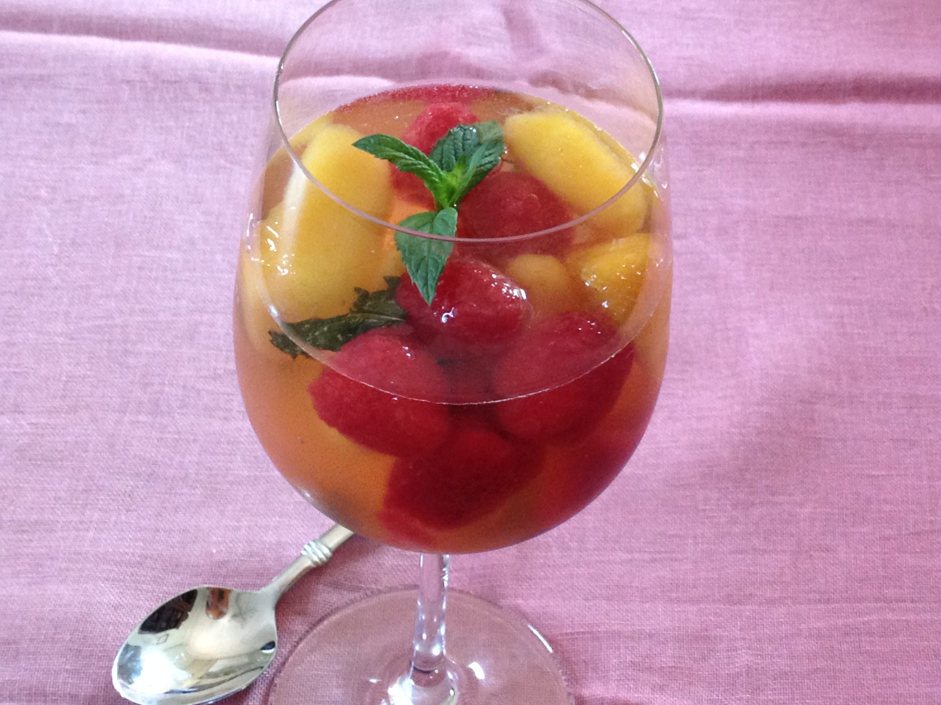 Minted Peaches and Raspberries In Rose'