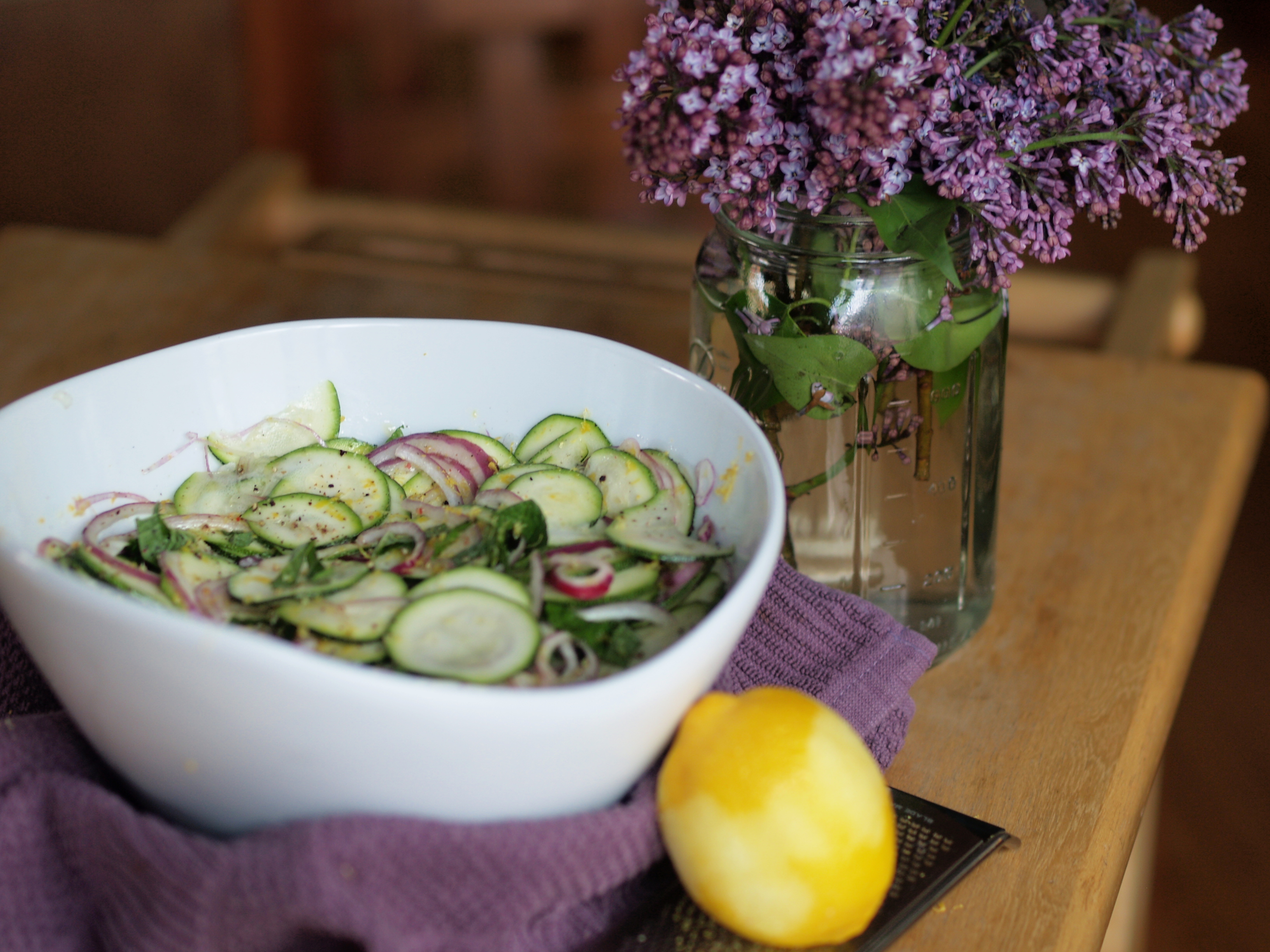 Marinated mint zucchini salad