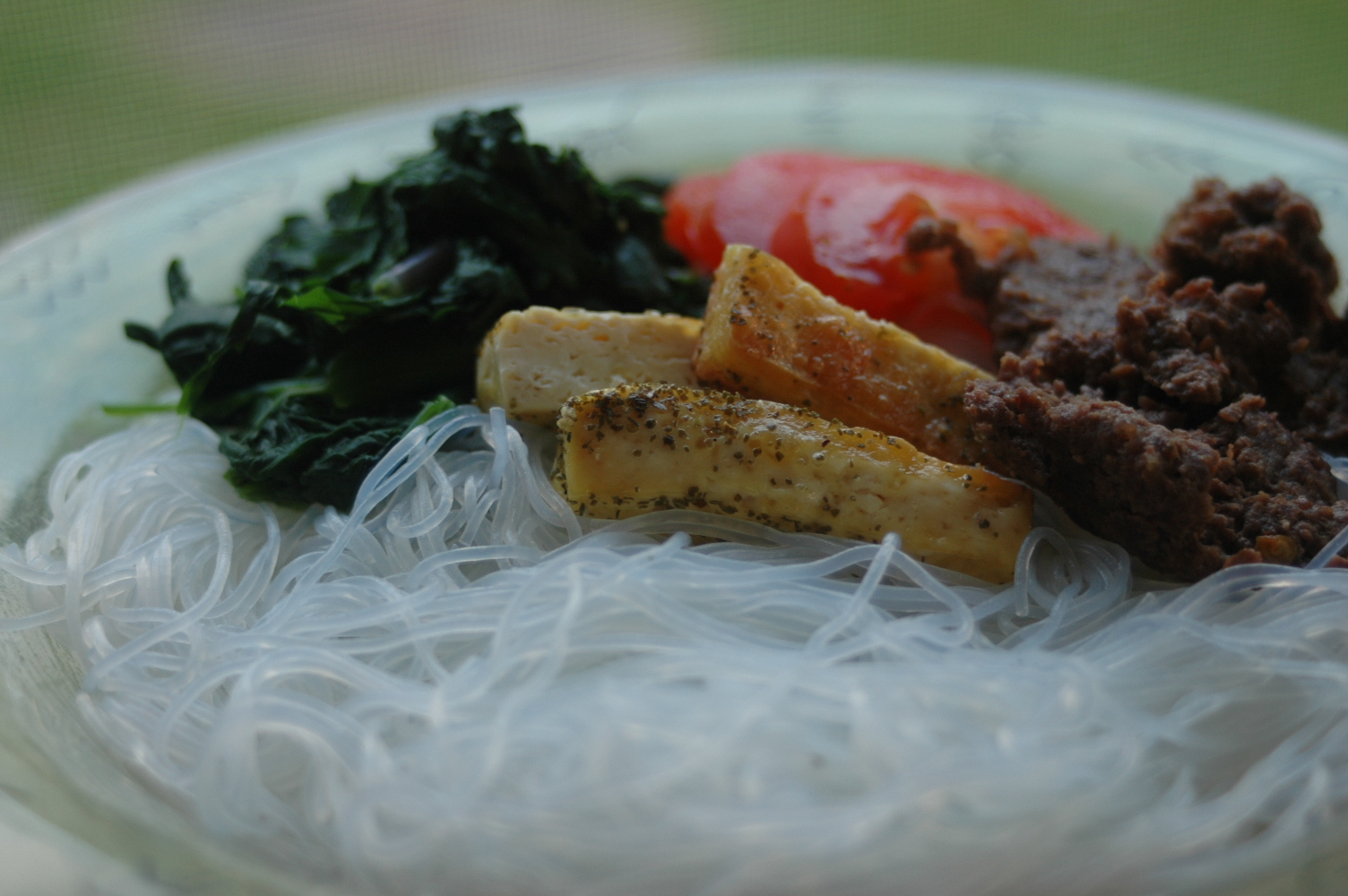 un-done summer rolls with tangy thai mint dressing