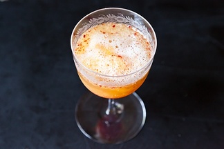 Honeyed_peach_melba_bellinis