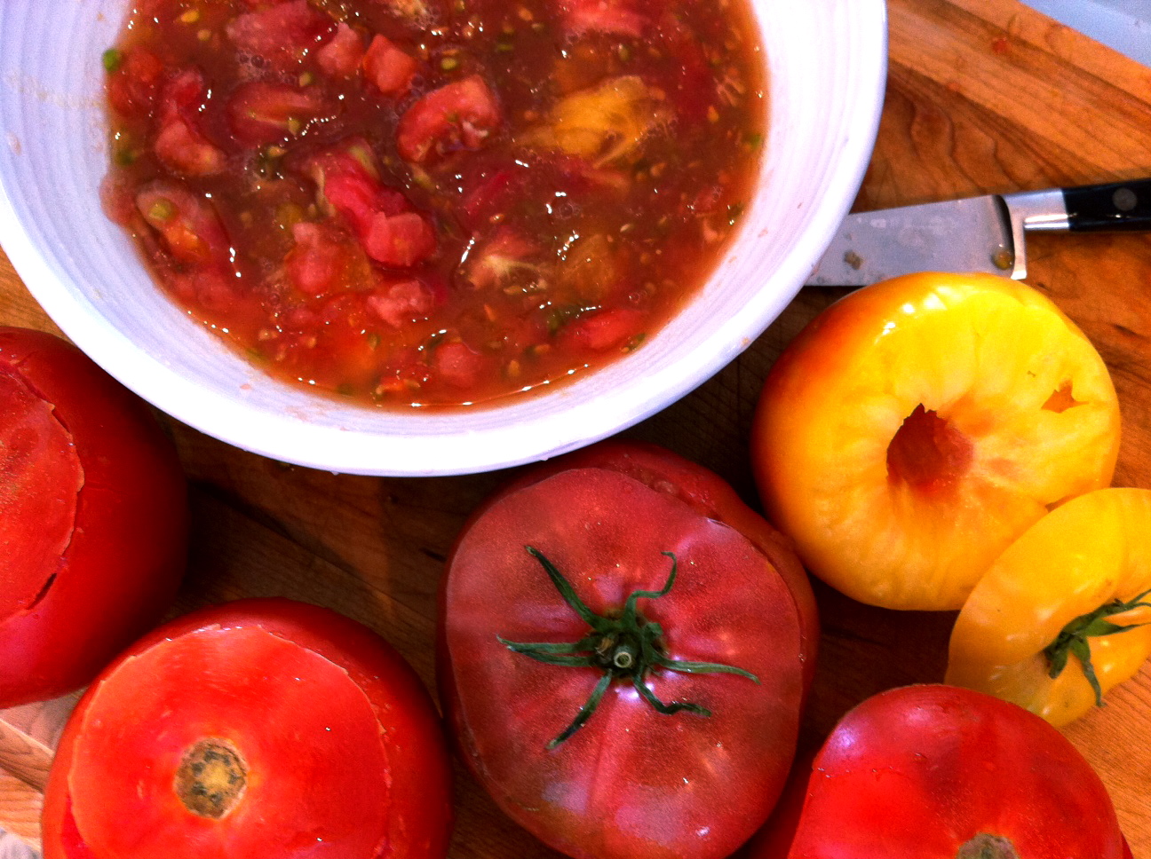 tomates farcies:  vegetarian & beef stuffed tomatoes, bonus QUINOA salad