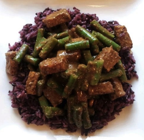 Tempting tempeh and green beans