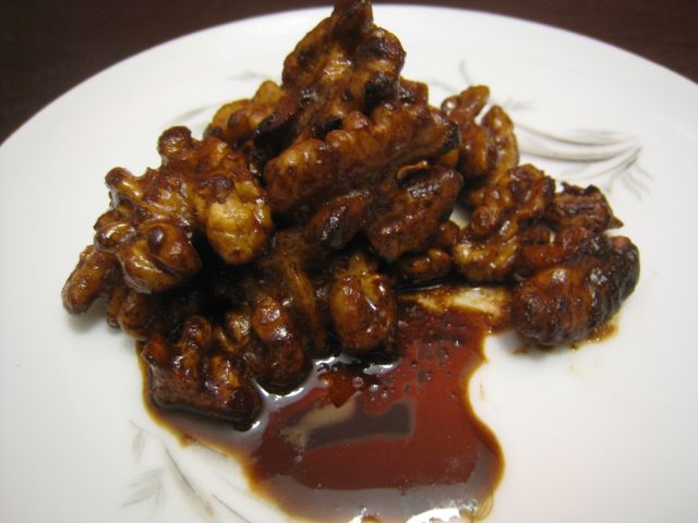 Chocolate-Pomegranate Toasted Walnuts