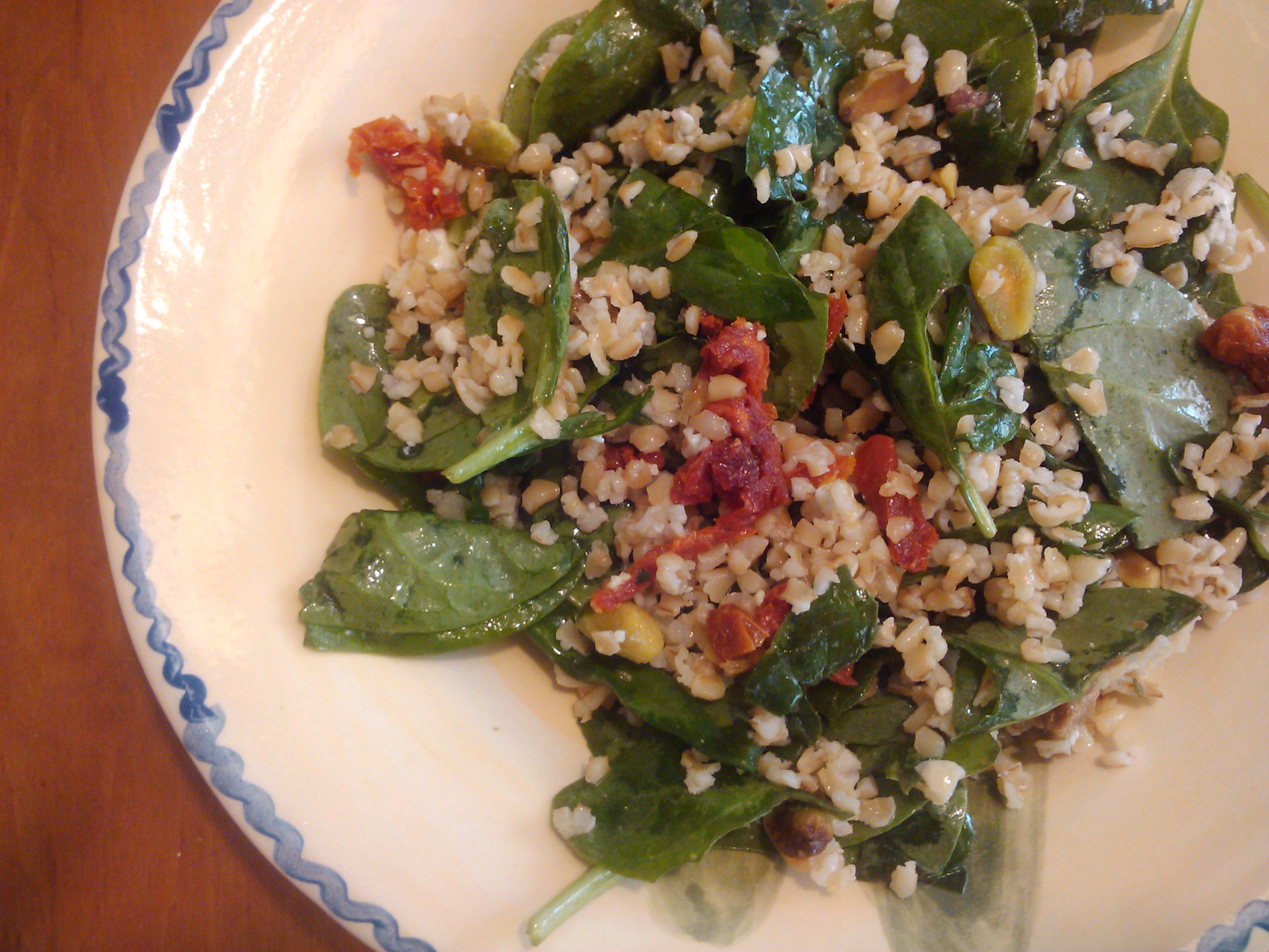 No-Cook Spinach-Bulgar Salad with Sun-Dried Tomatoes & Blue Cheese 