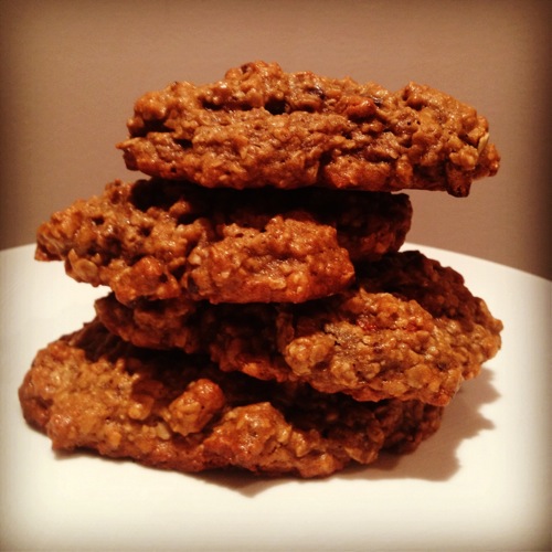 Vegan Dark Chocolate and Gogi Berry Oatmeal Cookies 