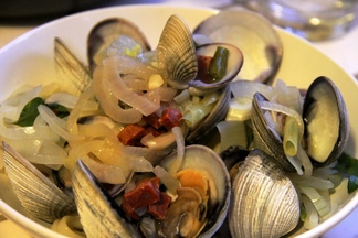 Clams in Spicy Lemon Bath