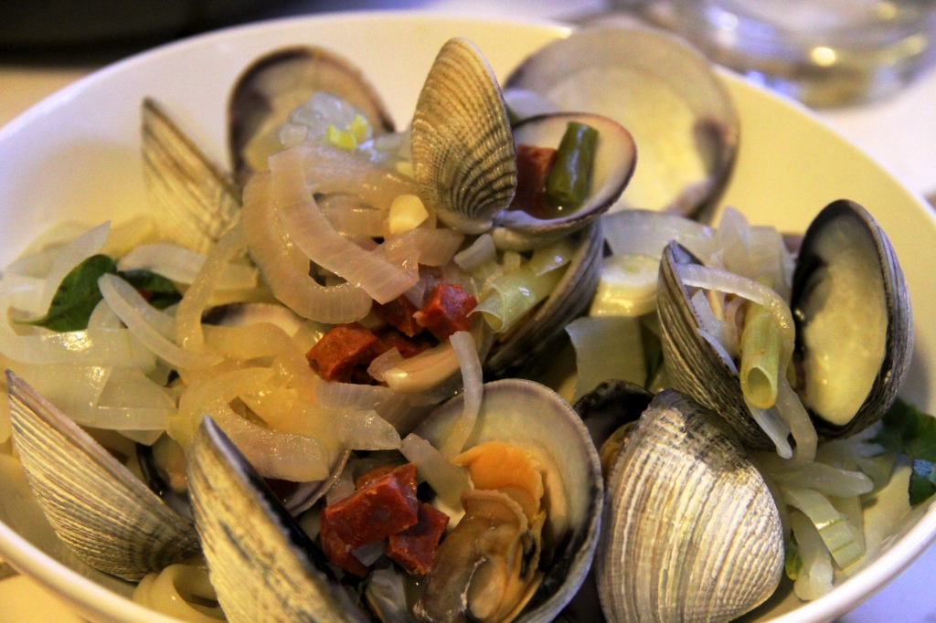 Clams in Spicy Lemon Bath