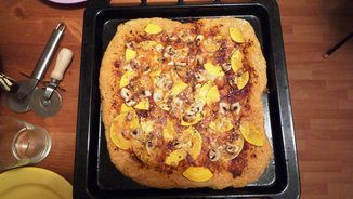 Whole Wheat Pizza with Pumpkin 