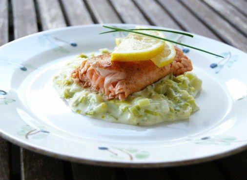 Salmon with creamed leeks