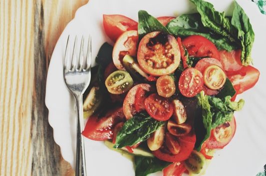 The Right Goodbye-Summer Tomato Spinach Salad