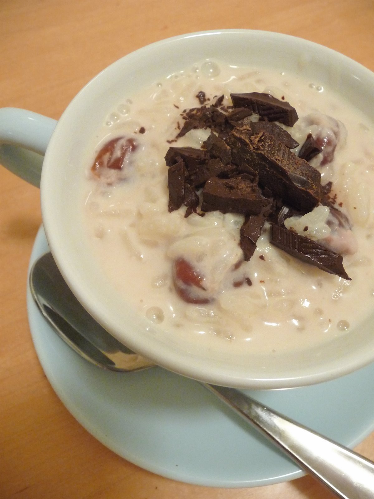 Rice pudding with dried cherries and chocolate