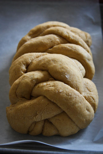 Challah Fame with Apple and Leek