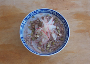 Apple Cinnamon Quinoa Porridge