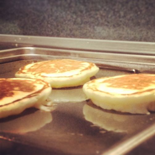 Gravity-defying Basic Buttermilk Pancakes