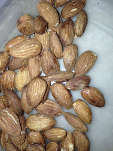 Quick, Easy, Non-Greasy Spiced Roasted Almonds