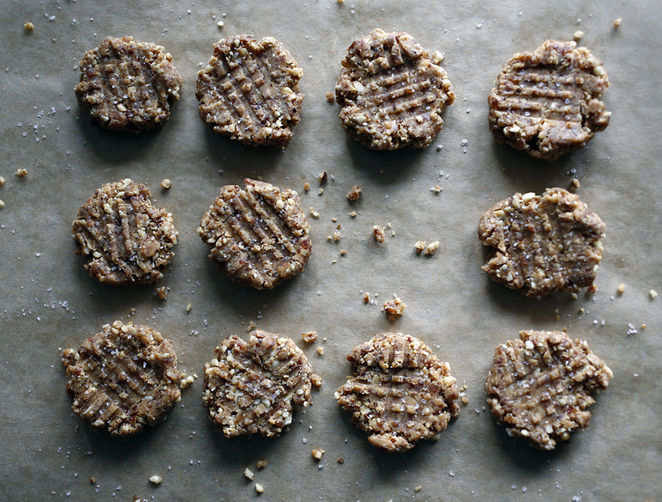 Raw, Vegan, Peanut Butter Cookies