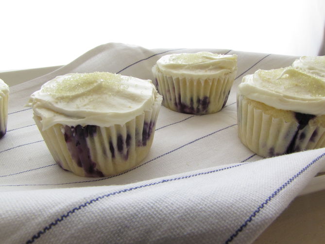 Blueberry & Lemon Cupcakes with Lemon Cream Cheese Frosting