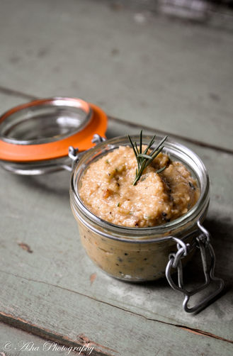 Rosemary and Chili Garlic Spread