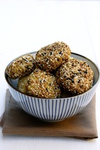 Shelled dried broad beans and chicory balls