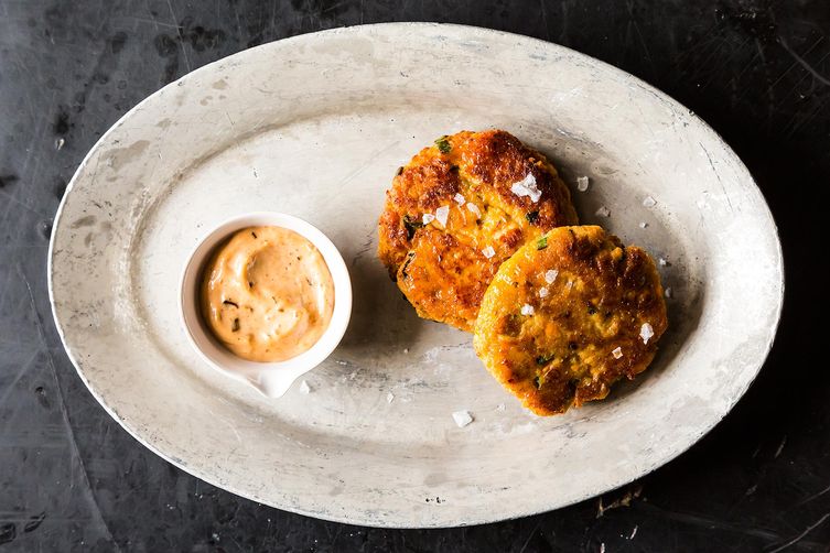 Sweet Potato Salmon Cakes with Chipotle Aioli