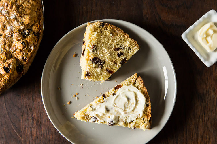 Peggy's Authentic Irish Soda Bread with Raisins