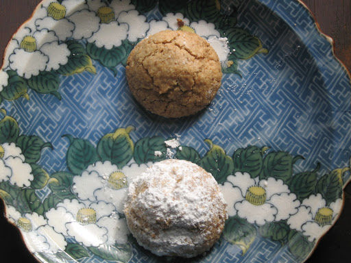 MELT IN YOUR MOUTH MAPLE PECAN POLVORONES