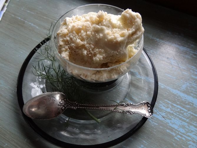 Fennel Gelato with Amaretti & Pollen