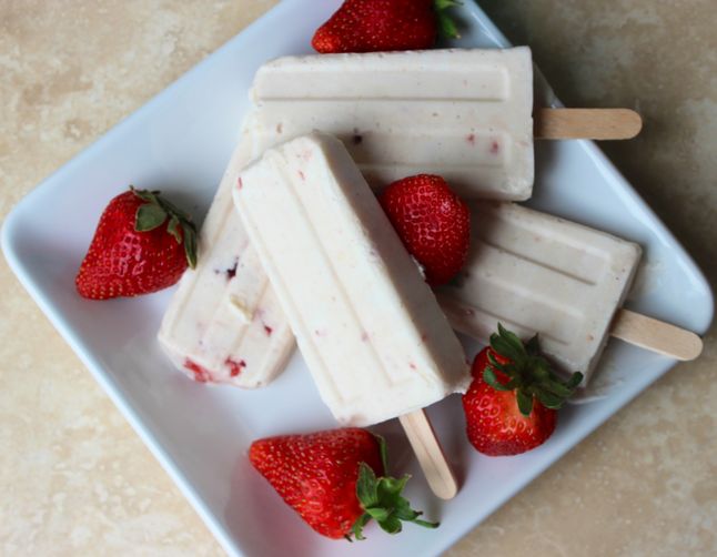 Strawberry and Vanilla Bean Cheesecake Pudding Pops