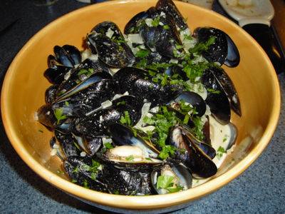 Mussels Dijonnaise (Steamed Mussels with Mustard Sauce)