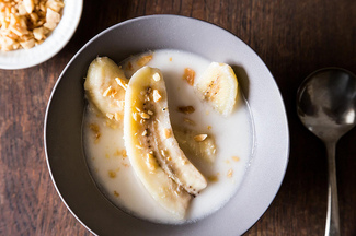 Your Ten-Minute Bowl of Bananas in Coconut Milk 
