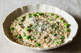 Peas Porridge Hot (Oat Risotto with Peas)