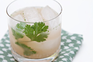 Grapefruit gin & tonic with cilantro