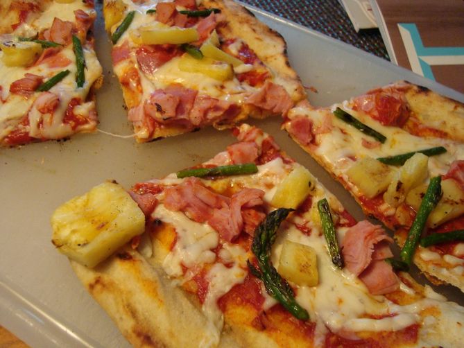 Ham, Pineapple and Asparagus Grilled Pizza