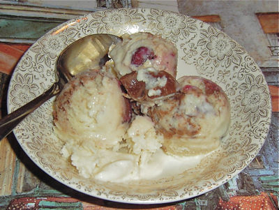 Cherry-Chocolate Ice Cream (aka my version of Cherry Garcia)