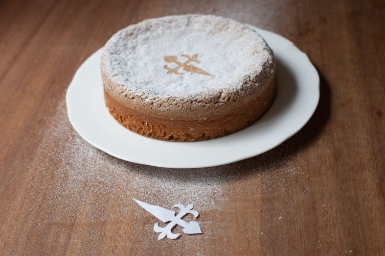 Tarta de Santiago (Almond Cake)