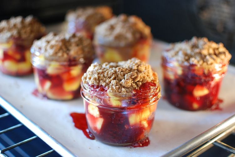 Blackberry & Peach Speculoos Crisp