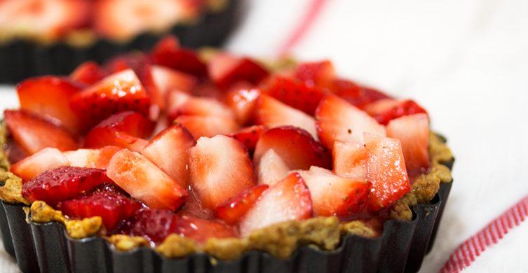 Paleo Effect (Gluten Free, Dairy Free) Strawberry Pie with Sweet Nut Crust
