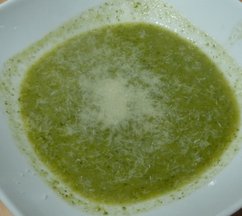 Broccoli and Lettuce Soup 