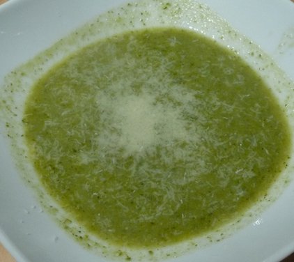 Broccoli and Lettuce Soup 
