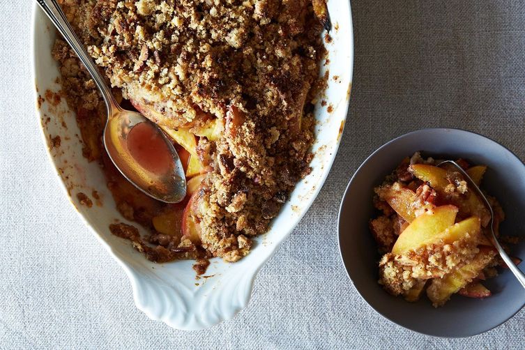 peach crumble