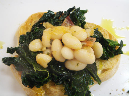 Crostini_broccoli_rabe_and_beans