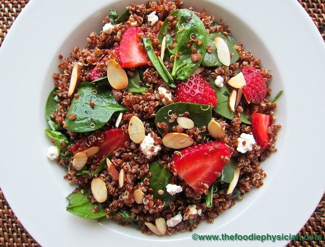Quinoa Salad with Spinach, Strawberries and Goat Cheese