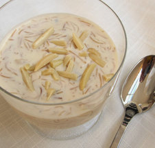 Vermicelli Pudding with Almonds, Sultanas and Cardamom