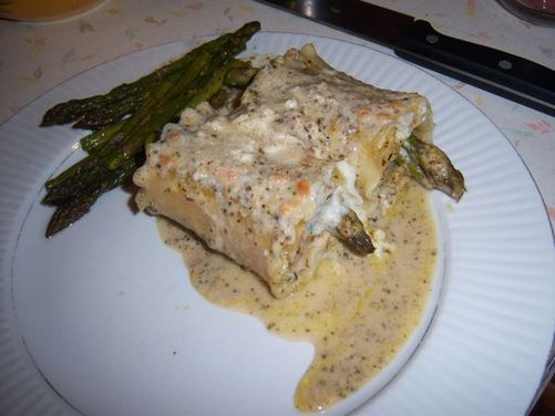 Creamy Pesto Tiger Shrimp and Asparagus Lasagna Bundles