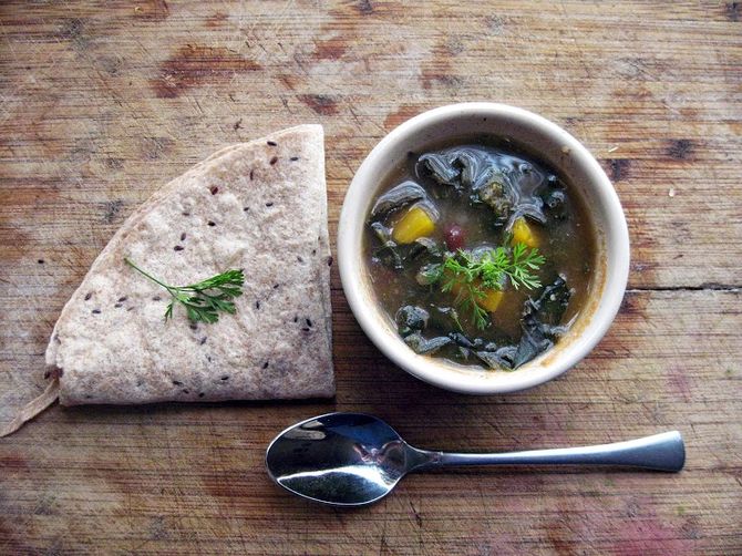 Kale and Black bean chile verde